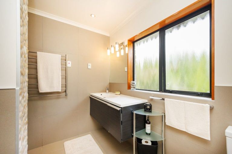 Photo of property in 294 Polson Hill Drive, Aokautere, Palmerston North, 4471