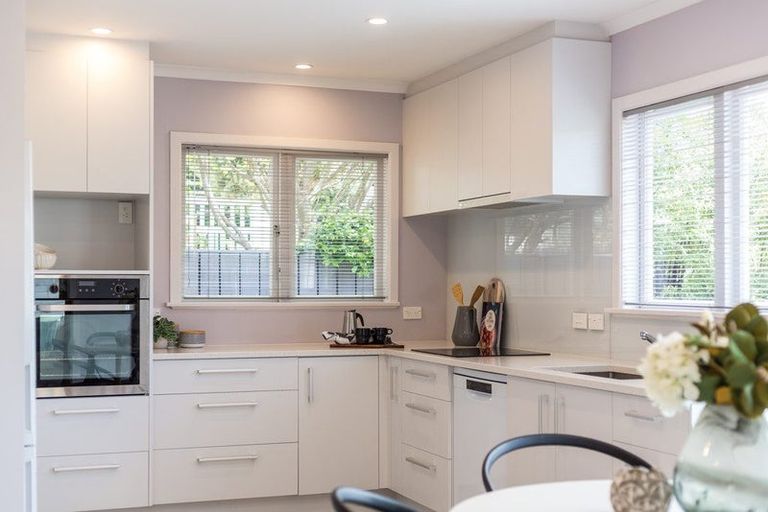 Photo of property in 17 Southern Cross Crescent, Island Bay, Wellington, 6023