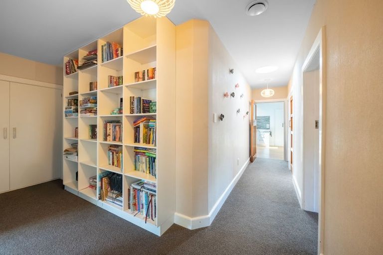 Photo of property in 252 Centaurus Road, Saint Martins, Christchurch, 8022