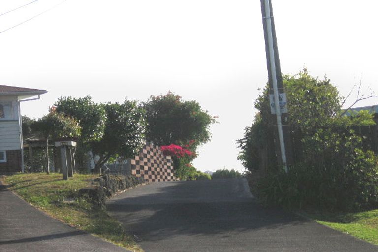 Photo of property in 1/172 Chivalry Road, Glenfield, Auckland, 0629