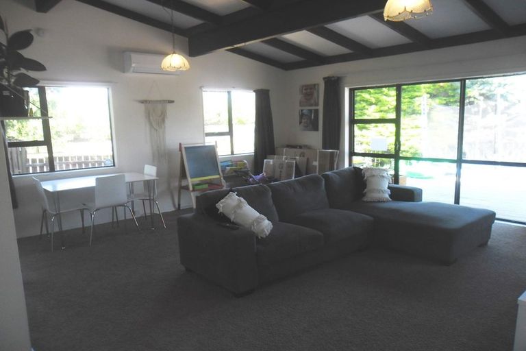 Photo of property in 6 Linwood Drive, Paraparaumu, 5032