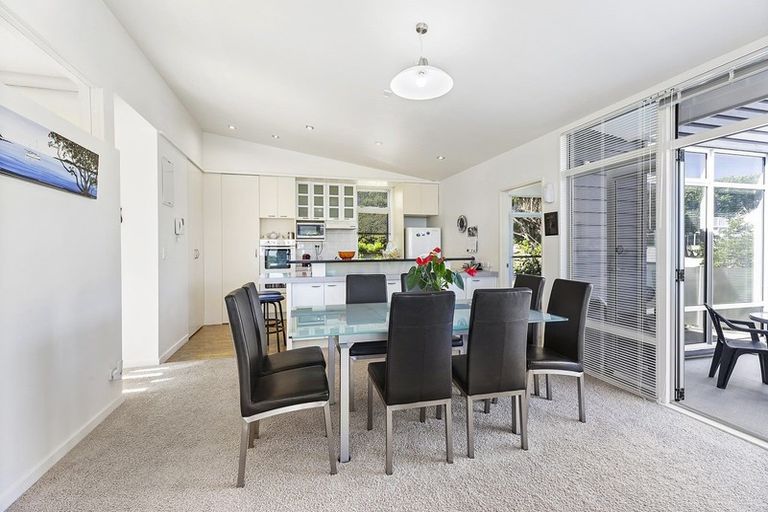 Photo of property in Dorset Cove, 90 Burnham Street, Seatoun, Wellington, 6022