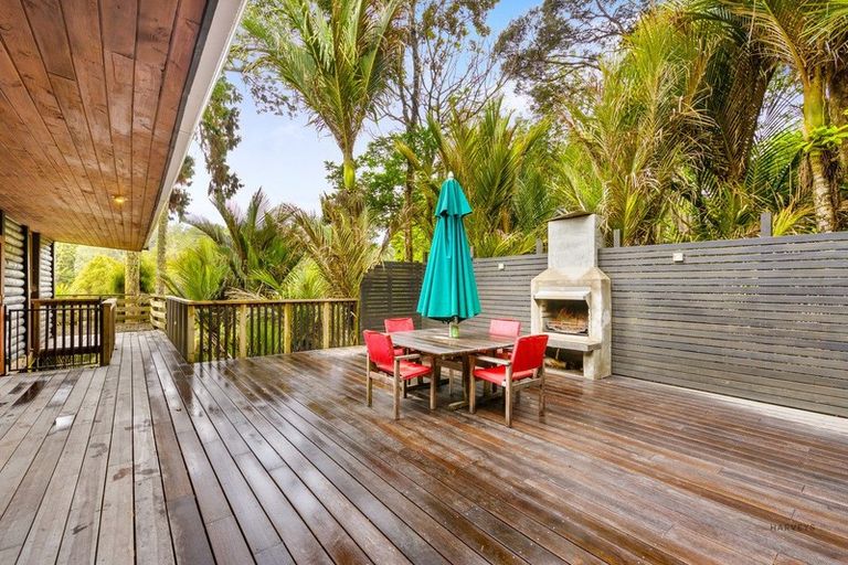 Photo of property in 24 Mahoe Road, Titirangi, Auckland, 0604