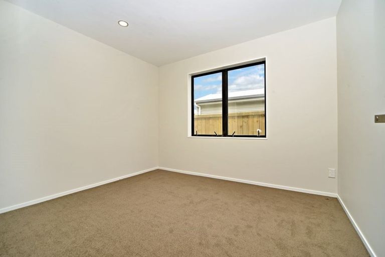 Photo of property in 7 Soaring Bird Drive, Takanini, 2112