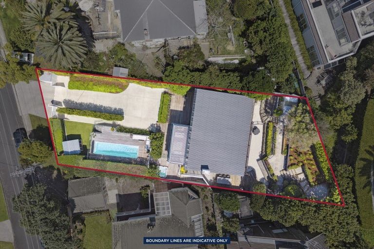 Photo of property in 8 Alfred Street, Northcote Point, Auckland, 0627