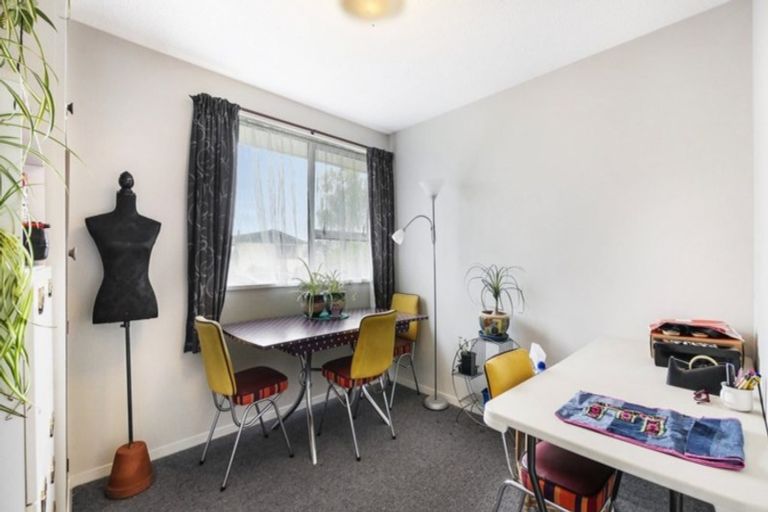 Photo of property in 11 Chipping Lane, Redwood, Christchurch, 8051