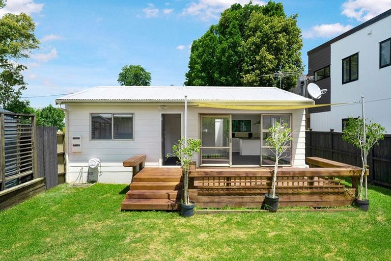 Photo of property in 1/11 Ranui Station Road, Ranui, Auckland, 0612
