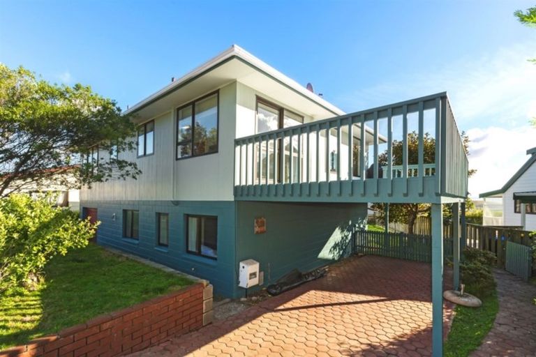 Photo of property in 26 Mercury Way, Whitby, Porirua, 5024