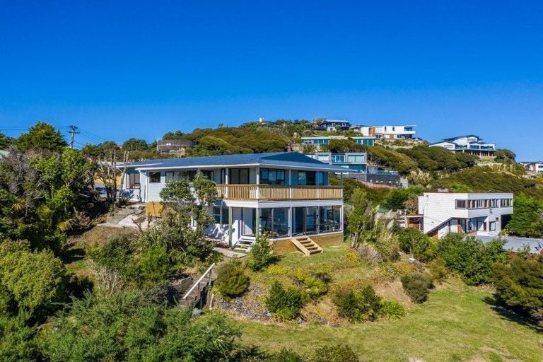 Photo of property in 20a Kahu Road, Paremata, Porirua, 5024