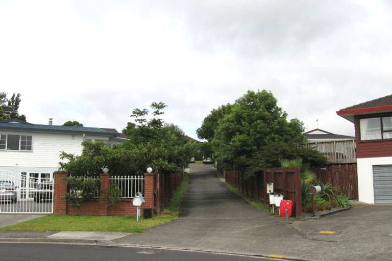 Photo of property in 17 Sevilla Place, Unsworth Heights, Auckland, 0632