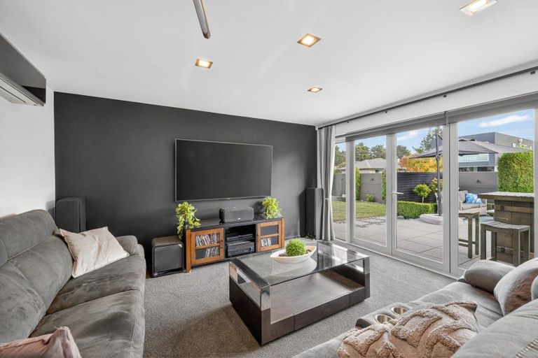 Photo of property in 5 Reka Street, Parklands, Christchurch, 8083