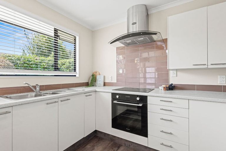 Photo of property in 190 Main North Road, Redwood, Christchurch, 8051