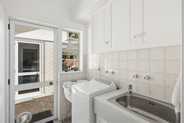 Photo of property in 1 Maple Lane, Waikanae, 5036