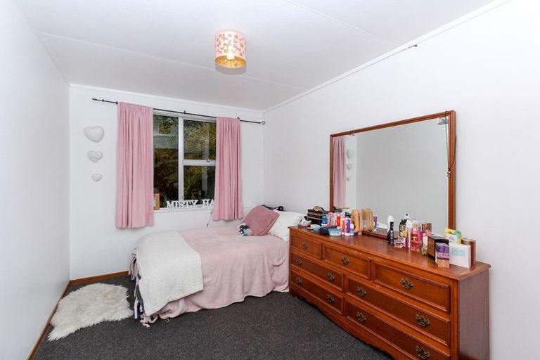 Photo of property in 23 Bromley Place, Westown, New Plymouth, 4310
