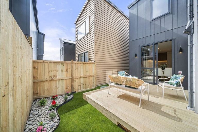 Photo of property in 102b Te Oneroa Way, Long Bay, Auckland, 0630