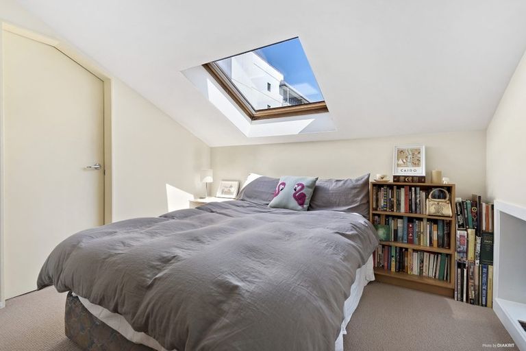 Photo of property in Courtenay Mews Apartments, 18/14u Alpha Street, Te Aro, Wellington, 6011