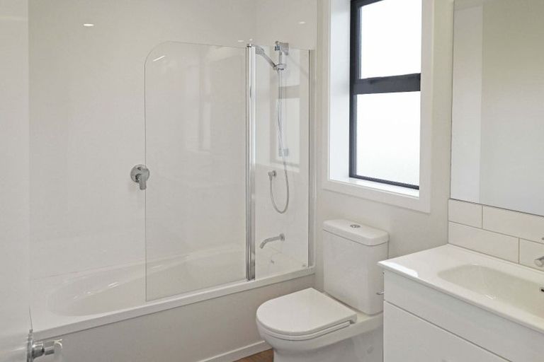 Photo of property in 1/1105 Fergusson Drive, Clouston Park, Upper Hutt, 5018