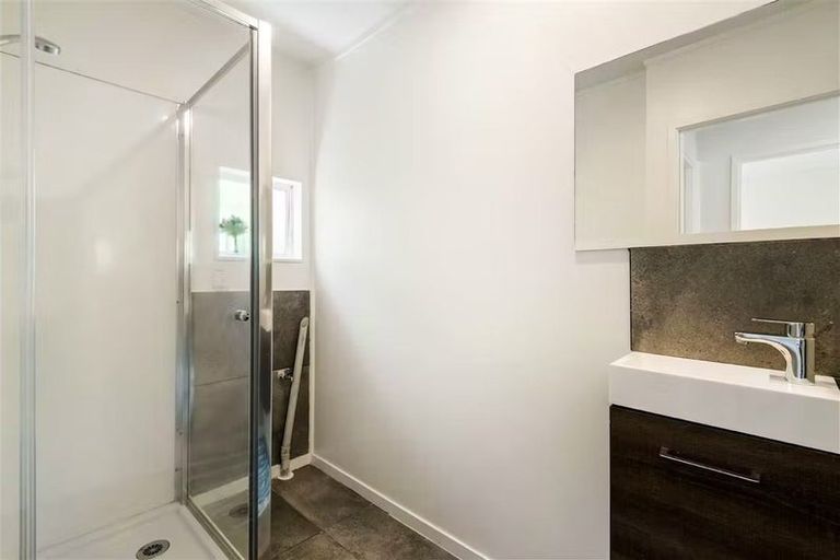 Photo of property in 2/47 Hogans Road, Glenfield, Auckland, 0629