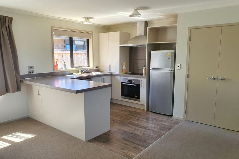 Photo of property in 102u1 Old Farm Road, Hamilton East, Hamilton, 3216