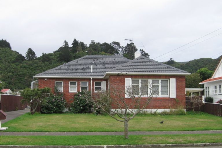 Photo of property in 61 Compton Crescent, Taita, Lower Hutt, 5011