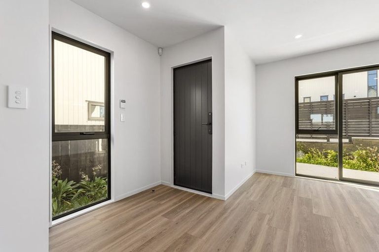 Photo of property in 177 Henwood Road, Westgate, Auckland, 0814