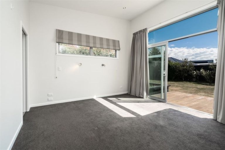 Photo of property in 9 Crown Close, Prebbleton, 7604