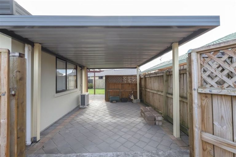 Photo of property in 38 Farnborough Drive, Nawton, Hamilton, 3200