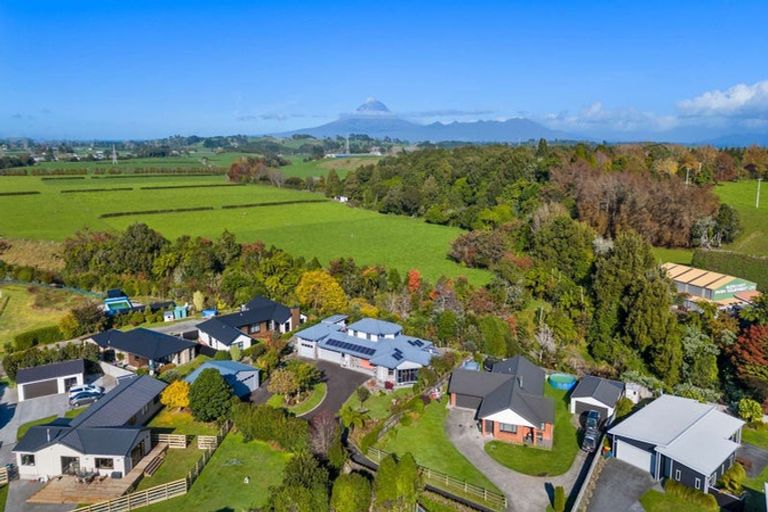 Photo of property in 520 Manutahi Road, Lepperton, New Plymouth, 4373