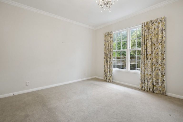 Photo of property in 128 Cashmere Avenue, Khandallah, Wellington, 6035