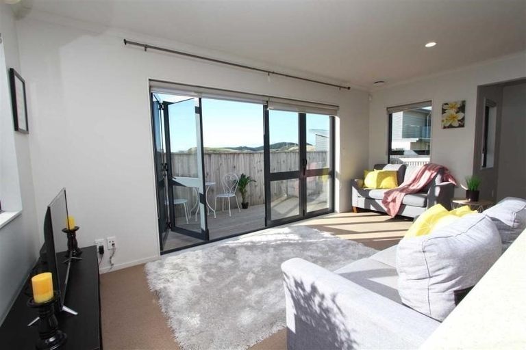 Photo of property in 64 Waverton Terrace, Churton Park, Wellington, 6037
