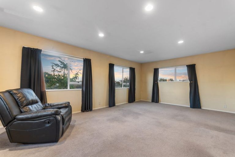 Photo of property in 217 Mairehau Road, Burwood, Christchurch, 8083