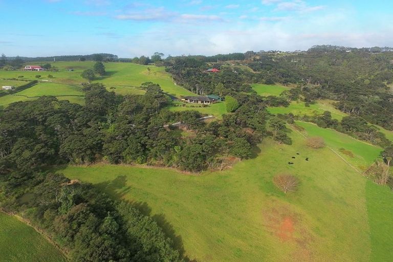 Photo of property in 764 Inland Road, Helensville, 0875