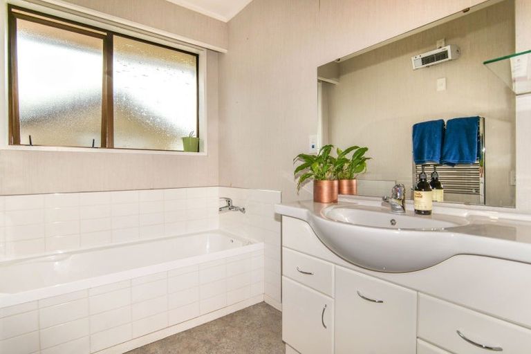 Photo of property in 167 Peel Street, Westport, 7825