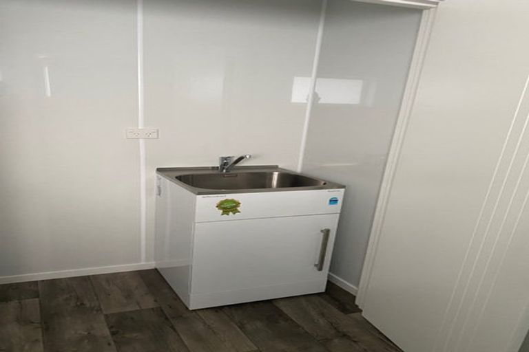 Photo of property in 6a-6b Oswald Place, Stratford, 4332