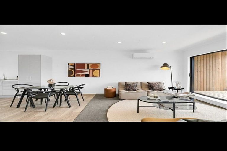 Photo of property in 3/500 Te Atatu Road, Te Atatu Peninsula, Auckland, 0610