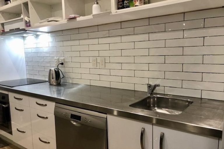 Photo of property in Mondrian Townhouses, 10/24 Hanson Street, Mount Cook, Wellington, 6021