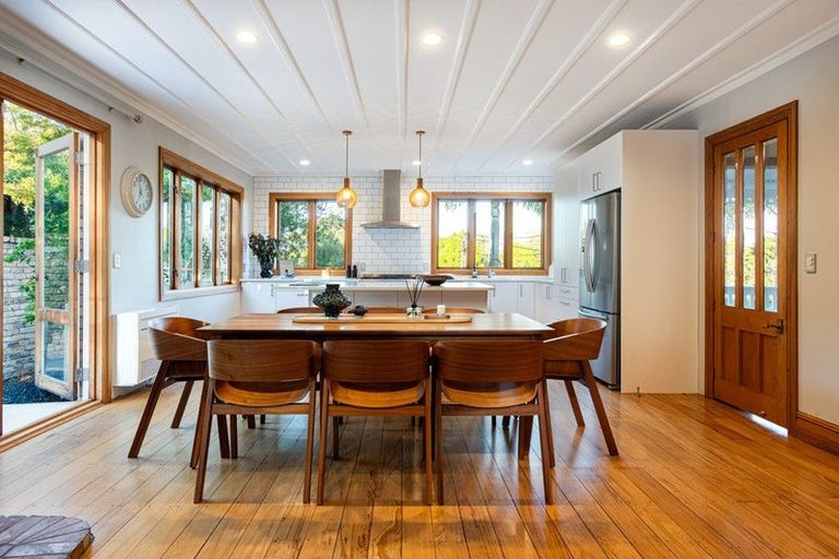 Photo of property in 2/22 View Road, Campbells Bay, Auckland, 0630