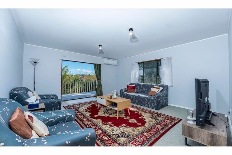 Photo of property in 1/96 Edmonton Road, Henderson, Auckland, 0612