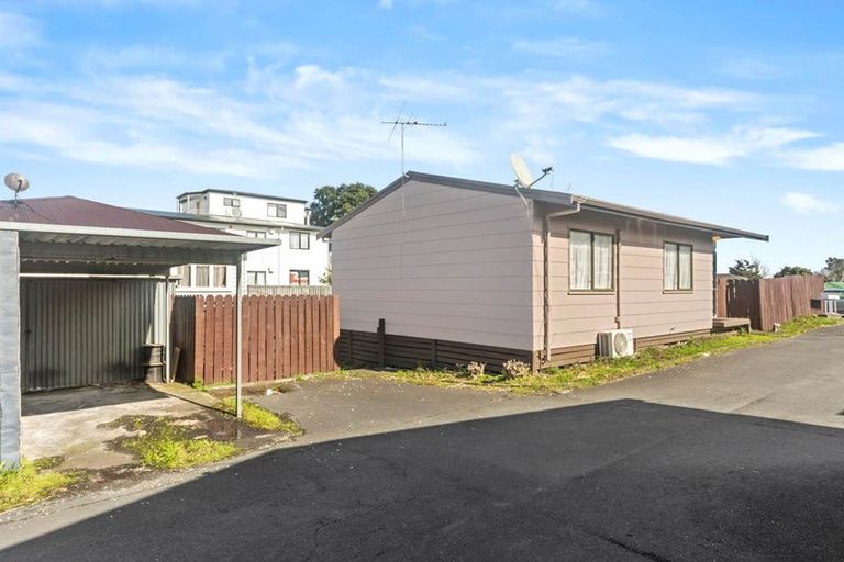 Photo of property in 2/34 Great South Road, Manurewa, Auckland, 2102