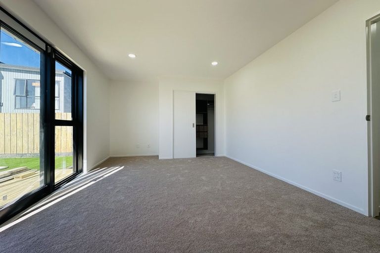 Photo of property in 1a Edward Avenue, Orewa, 0931
