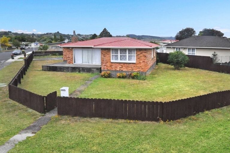 Photo of property in 14 Harper Street, Papakura, 2110