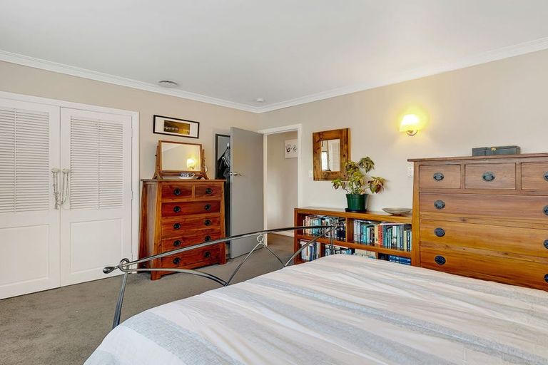 Photo of property in 46 Kiwi Crescent, Tawa, Wellington, 5028