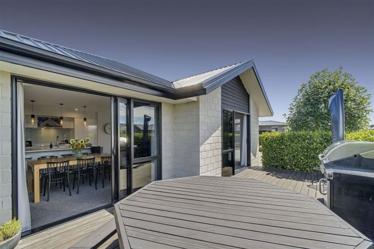 Photo of property in 6 Fry Place, Rolleston, 7614