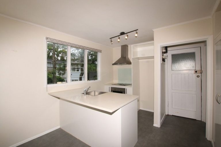 Photo of property in 41 Derwent Crescent, Titirangi, Auckland, 0604
