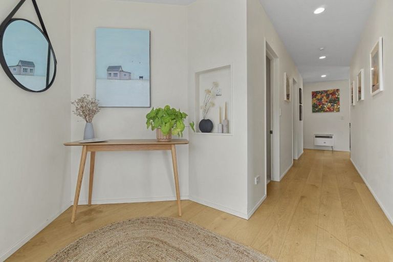 Photo of property in 2/7 Morton Avenue, Forrest Hill, Auckland, 0620