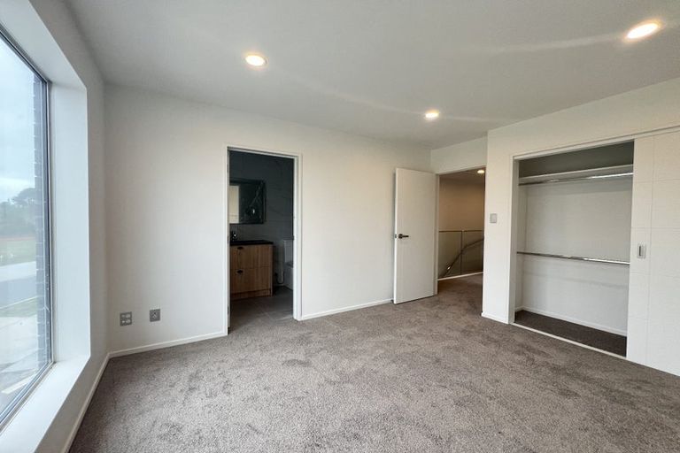 Photo of property in 7 Paretao Street, Massey, 0614