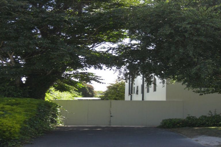 Photo of property in 2/21 Hewitts Road, Merivale, Christchurch, 8014