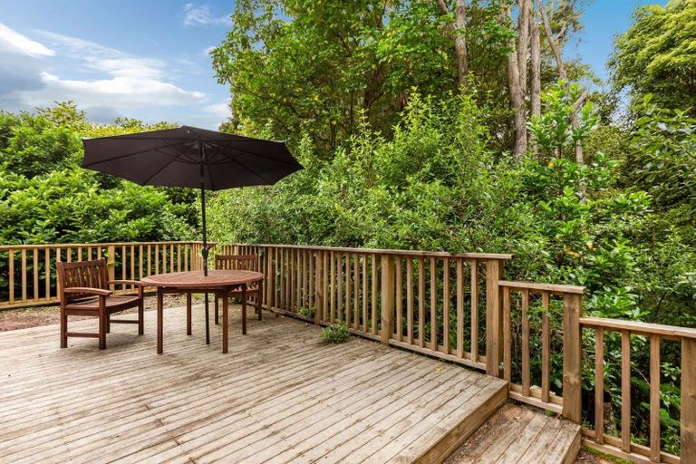 Photo of property in 233 Golf Road, Titirangi, Auckland, 0604