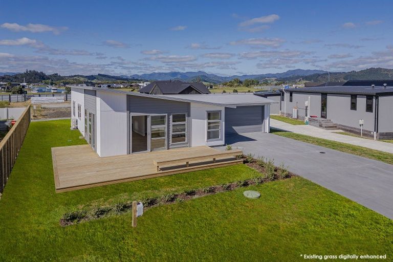 Photo of property in 8 Ngaroma Crescent, Whitianga, 3510