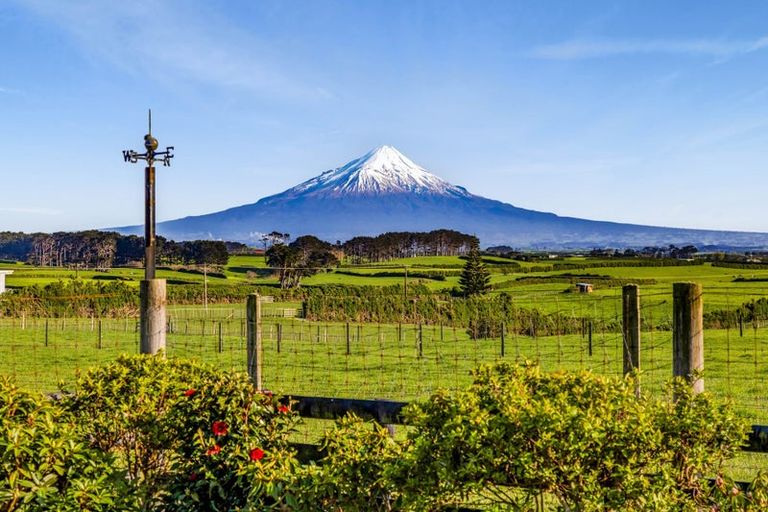 Photo of property in 414 South Road, Hawera, 4674